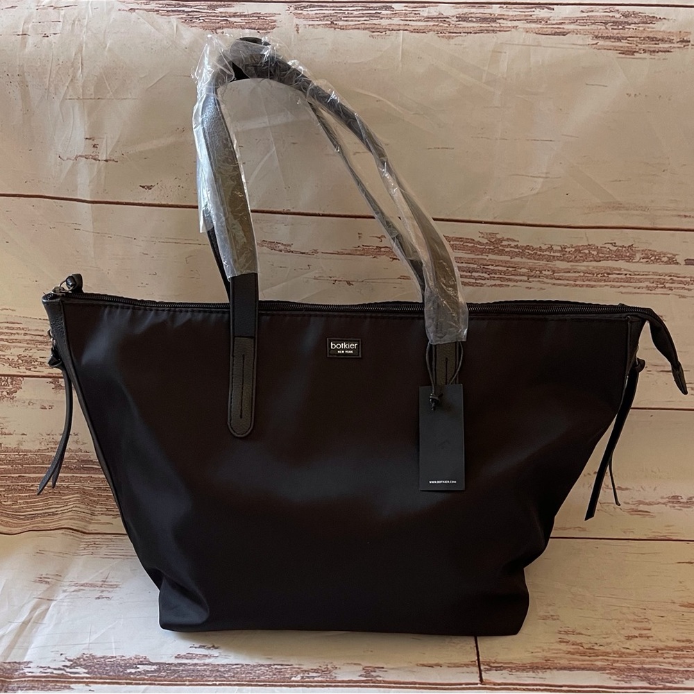 Botkier New York tote bag, color black, with zipper.